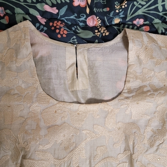 Vintage Large Champagne Elegant Embroidered Shirt - Picture 6 of 10